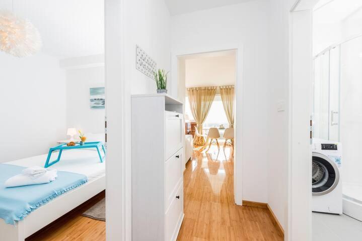 Blue Sky, Modern Sea View Apartment 诺瓦利娅 外观 照片