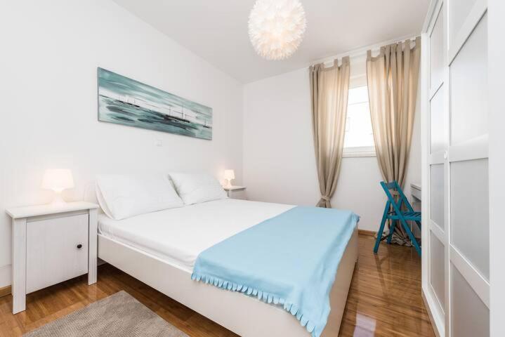 Blue Sky, Modern Sea View Apartment 诺瓦利娅 外观 照片