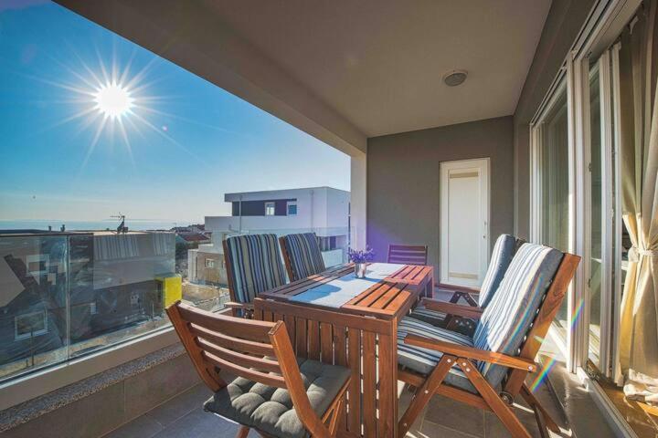 Blue Sky, Modern Sea View Apartment 诺瓦利娅 外观 照片