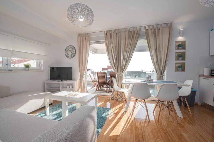 Blue Sky, Modern Sea View Apartment 诺瓦利娅 外观 照片
